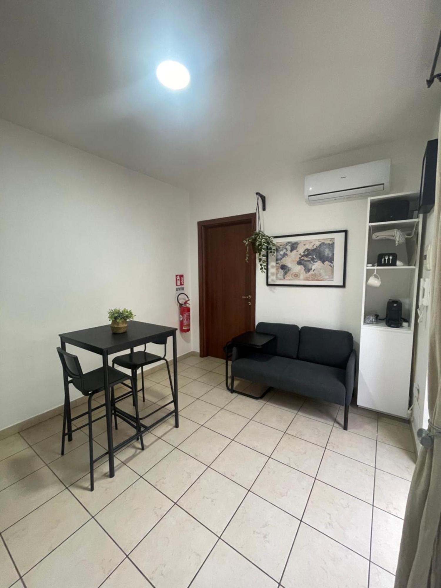 Appiolatino - Il Fenicottero Villa Roma Dış mekan fotoğraf